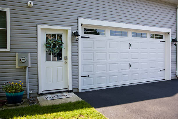 24/7 Emergency Garage Door Panel Replacement experts in Mexia, TX
